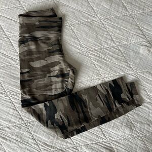 Camo capri length leggings